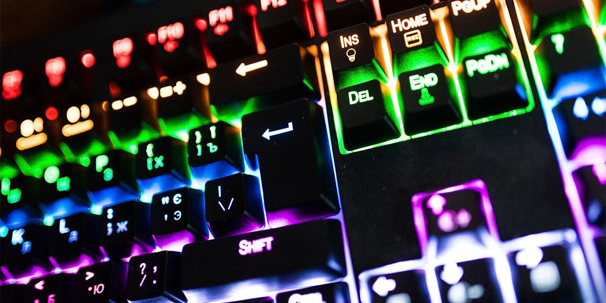 5 benefícios de utilizar um teclado gamer para jogar online