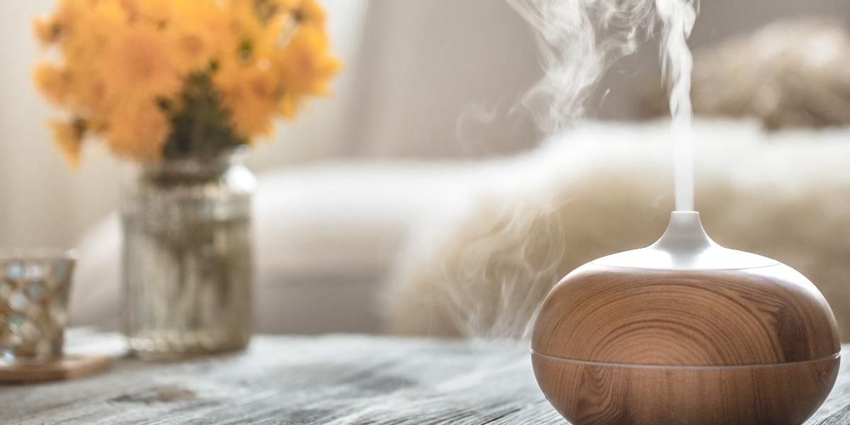 Aromaterapia: benefícios de usar difusor e óleos essenciais