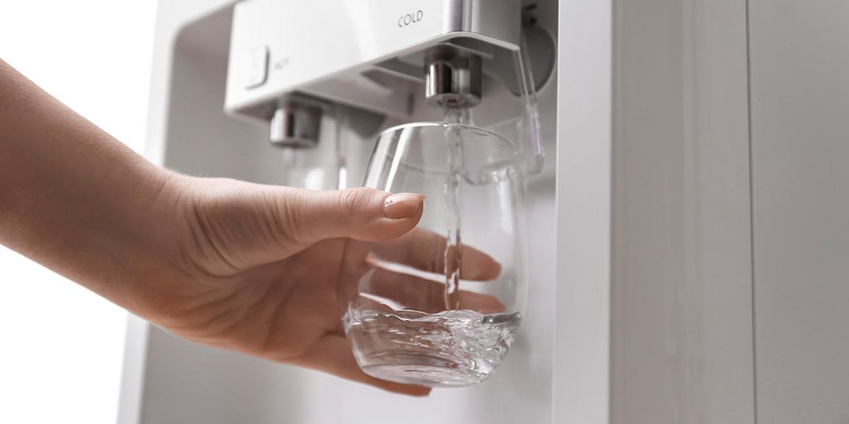 Como escolher um purificador de água para casa ou escritório?